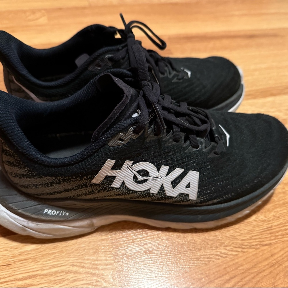HOKA Clifton 9s